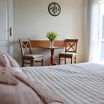 Pokoje&apartamenty Minus - *